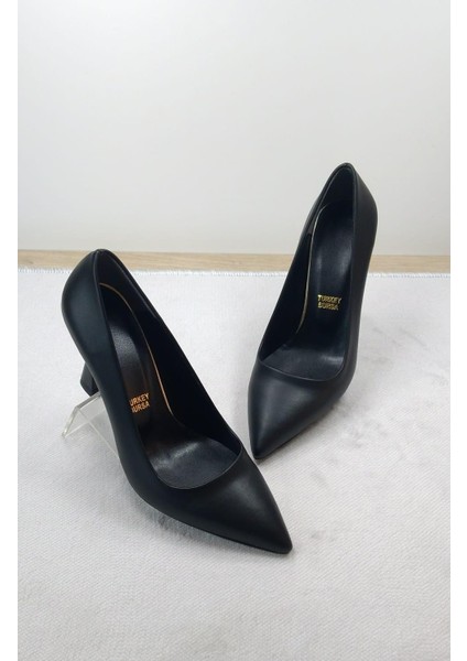 Kadın Stiletto Ayakkabı Siyah Cilt 8.5 cm Topuk Boyu