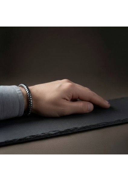 Hematit Taşlı Erkek Bilekliği | Topraklanma ve Odaklanma Desteği – Şık ve Esnek Tasarım fiyatları