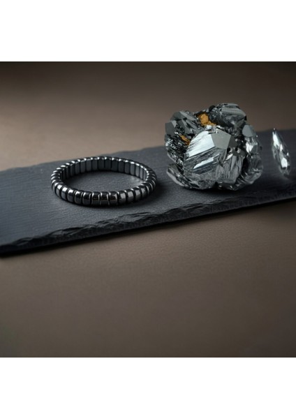 Hematit Taşlı Erkek Bilekliği | Topraklanma ve Odaklanma Desteği – Şık ve Esnek Tasarım fırsatları