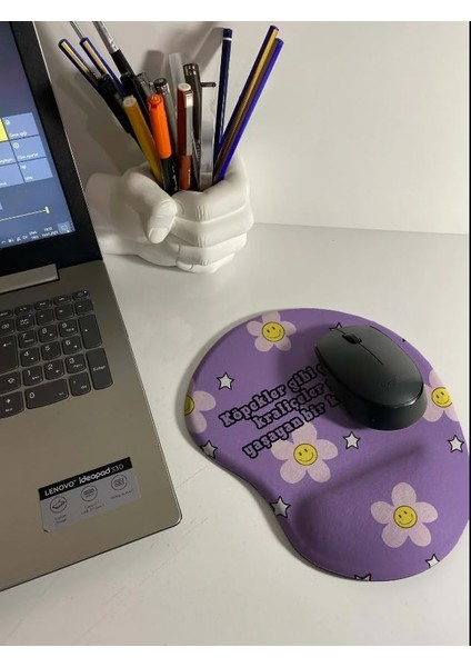 Köpek Gibi Çalışıp Kraliçeler Gibi Yaşayan Bir Kadınım Baskılı Bilek Destekli Mouse Pad fiyatları