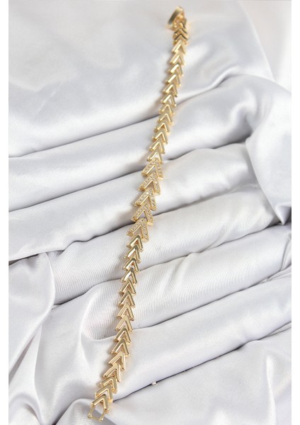 Pirinç Zirkon Taşlı Sıralı Ok Model Gold Renk Kadın Bileklik - Lisinya fiyatları