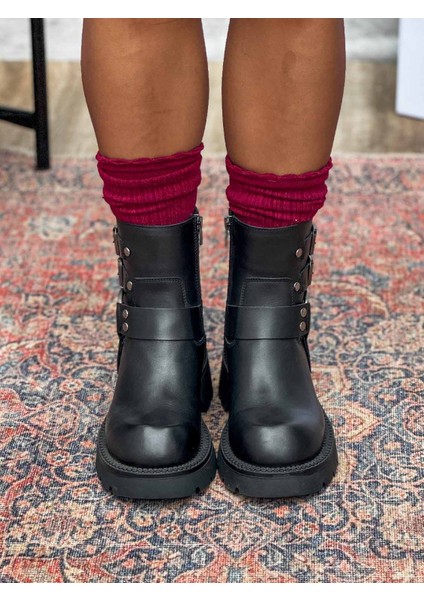 Umbra Metal Toka Detaylı Deri Siyah Kadın Bot fırsatları