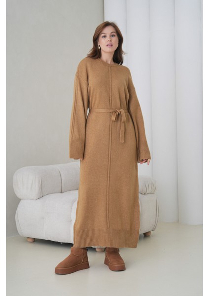 Kadın Uzun Kol Bisiklet Yaka Tesettüre Uygun Dokulu Kuşaklı Triko Spor Şık Maxi Boy Uzun Elbise fiyatları