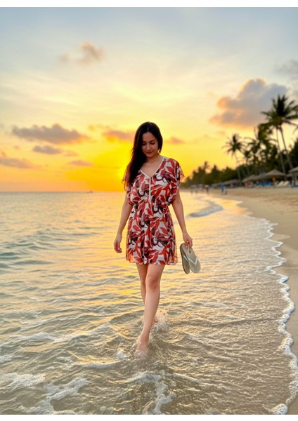 Bysen Yaprak Desenli Standart Beden Esnek Hafif Kadın Plaj Elbisesi