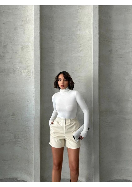 Beli Lastikli Çıtçıtlı Deri Şort Krem W241007