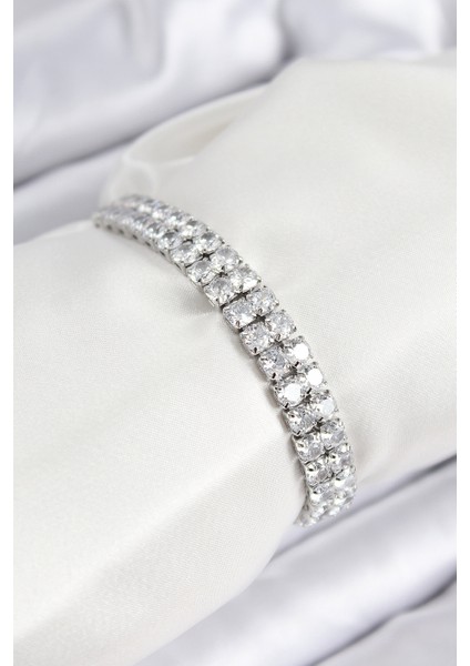 Pirinç Zirkon Taşlı Çift Sıra Kare Model Gümüş Renk Asansörlü Kadın Bileklik - Lisinya