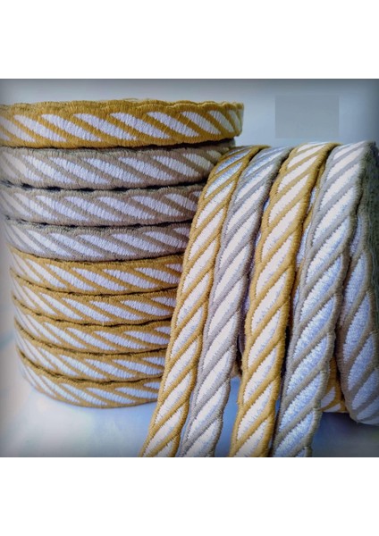 Desenli Kurdele Süsü - 1.5cm Genişliğinde Nakış Aksesuarı (Bej)