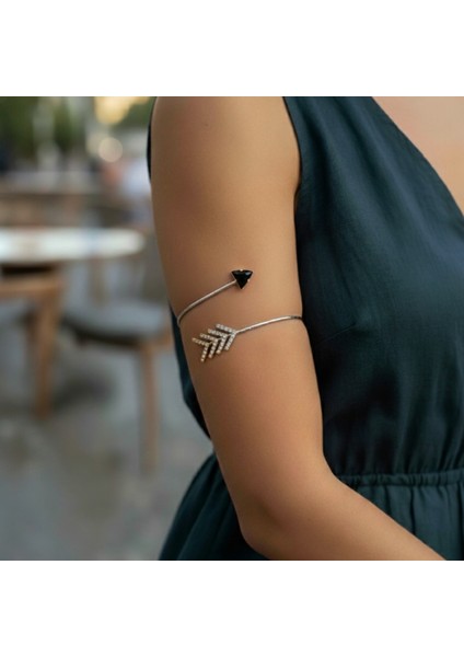 Taş Detaylı Ok Sembollü Kadın Pazu Bilekliği -Zarif ve Şık Tasarım