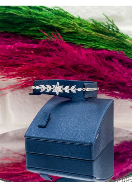 925 Ayar Gümüş Pırlanta Montür Lotus Desenli Popüler Kadın Bileklik fiyatları