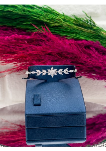 925 Ayar Gümüş Pırlanta Montür Lotus Desenli Popüler Kadın Bileklik modelleri