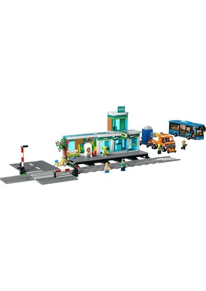 City Tren Istasyonu 60335-7 Yaş ve Üzeri Çocuklar Için Demiryolu Kamyonu, Otobüs ve Hemzemin Geçit Içeren Oyuncak Yapım Seti (907 Parça) modelleri