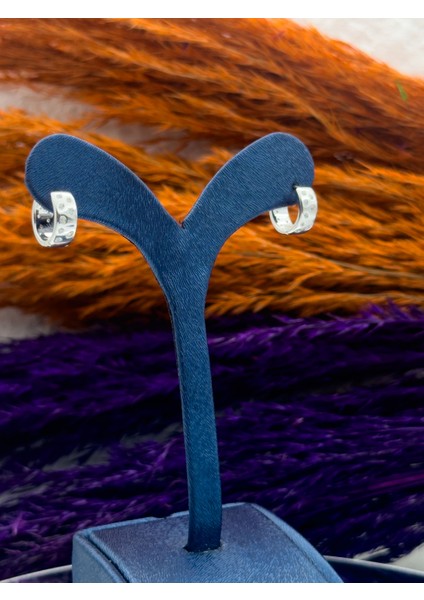 925 Ayar Gümüş Yıldız Detaylı Halka Modeli Lüks Kadın Küpe