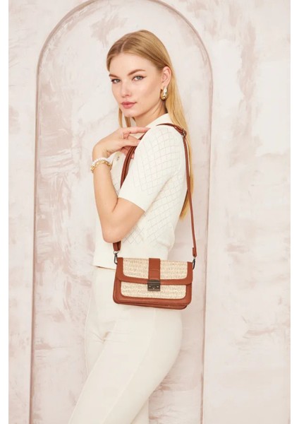 Deri Detaylı Hasır Görünümlü Tokalı Kadın El ve Omuz Çantası modelleri