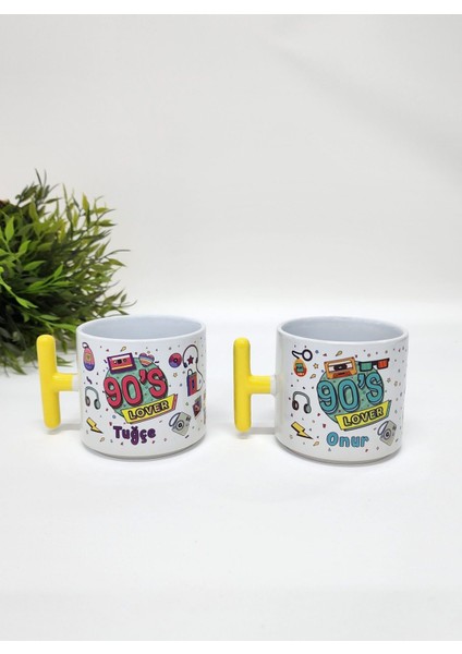 Isme Özel Kişiye Özel Kırmızı ve Mavi 90’lar Tasarımlı Retro T Kupa Bardak Latte Fincanı 2 Adet
