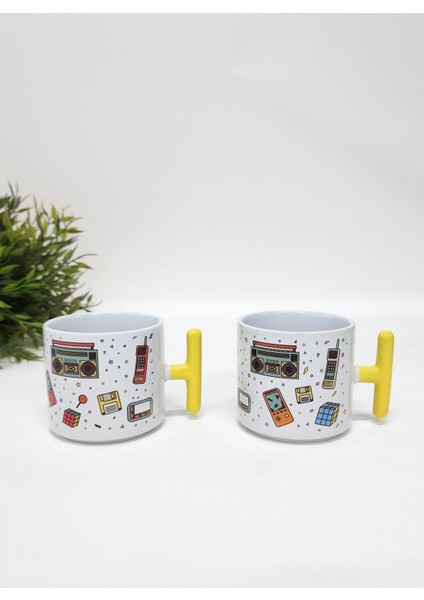 Isme Özel Kişiye Özel Kırmızı ve Mavi 90’lar Tasarımlı Retro T Kupa Bardak Latte Fincanı 2 Adet modelleri