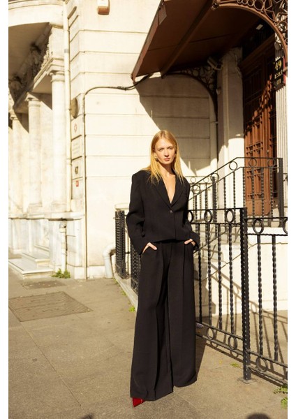 Bol Kesim Standart Beden Tasarım Tek Düğme Detay Muadil Premium Kalite Blazer Ceket Yüksek Bel Tasarım Pantolon Vip Takım indirimleri