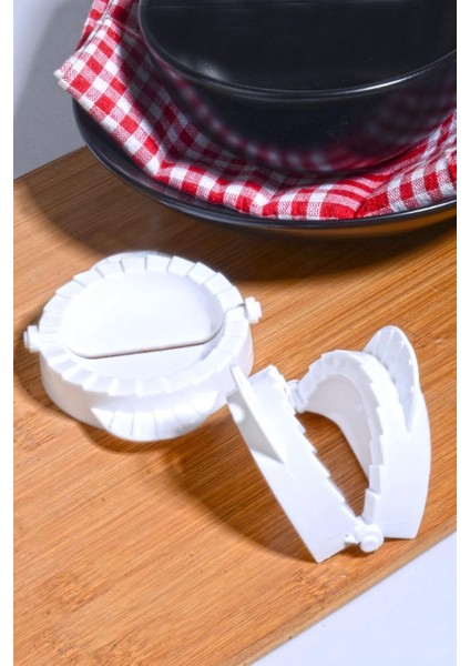 Diyarı Pratik Lüx Plastik Ravioli Poğaça ve Çiğ Börek Kalıbı