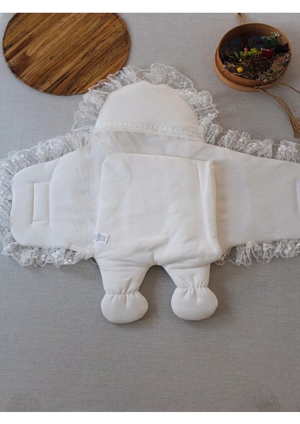 Yenidoğan Kapitone Anadolunun Kalbi Nakışlı Ayaklı Kız Erkek Bebek Battaniyesi Ekru fiyatları