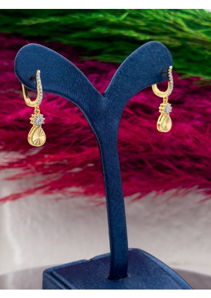 925 Ayar Gümüş Kalemli Gold Renk Sallantılı Lüks Kadın Küpe