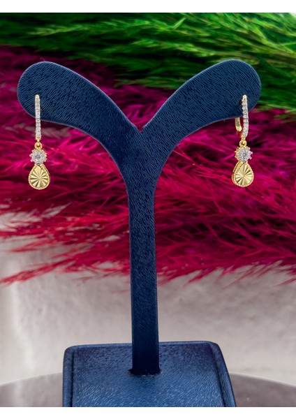 925 Ayar Gümüş Kalemli Gold Renk Sallantılı Lüks Kadın Küpe modelleri