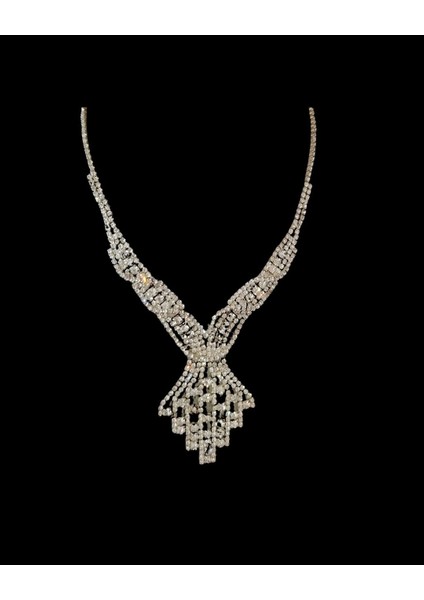 Zarif Kristal Taşlı Gece Kolyesi – Işıltılı Özel Gün ve Abiye Takısı