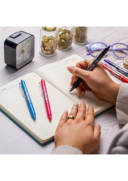 Frixion Clicker - Geri Çekilebilir Silinebilir Jel Mürekkep - Mavi Mürekkep - Orta 0,7 mm Uç - Blister 2&apos;li Paket + 6 Bonus Yedek modelleri