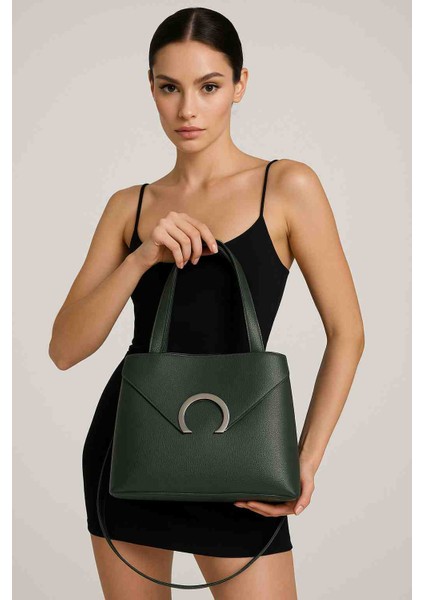Zümrüt Yeşili Suni Deri Omuz Çantası – Metal Halkalı Şık Tasarım