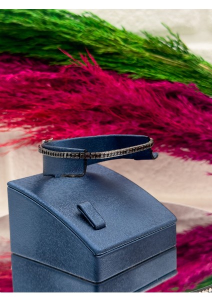 925 Ayar Gümüş 2mm Kare Siyah Onix Taşlı Su Yolu Modeli Zarif Kadın Bileklik