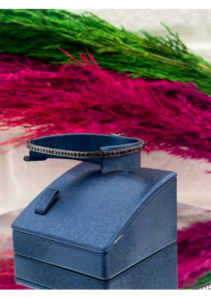 925 Ayar Gümüş 2mm Kare Siyah Onix Taşlı Su Yolu Modeli Zarif Kadın Bileklik modelleri