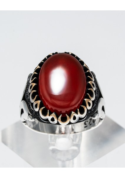 Kırmızı Akik Taşlı 925 Ayar Gümüş Erkek Yüzük – Cesur ve Zarif Duruş