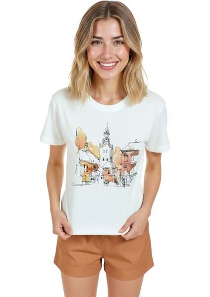 Kadın Beyaz Relaxed Fit %100 Pamuk Tişört – Suluboya Sokak ve Kule Baskılı modelleri