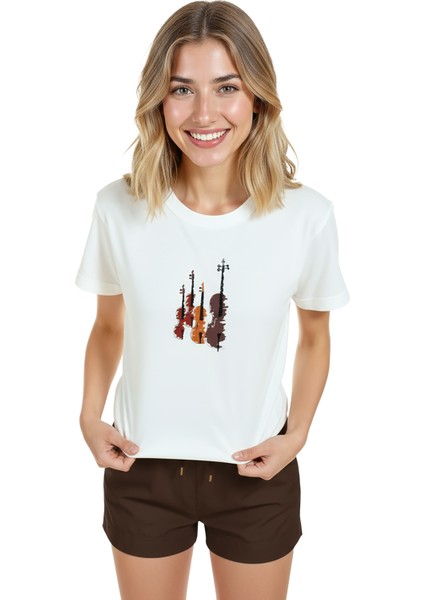 Kadın Beyaz Relaxed Fit %100 Pamuk Tişört – Çalgı Siluetleri Suluboya Baskılı modelleri