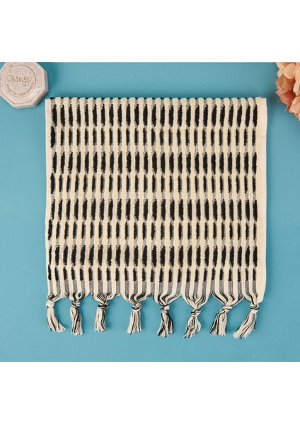 Soft Greta El Havlusu - Ekru / Siyah - 30X50 cm