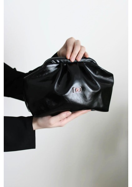 Kadın Rugan Clutch Portföy Günlük ve Abiye Büzgü Detaylı Askılı El ve Omuz Çanta fırsatları