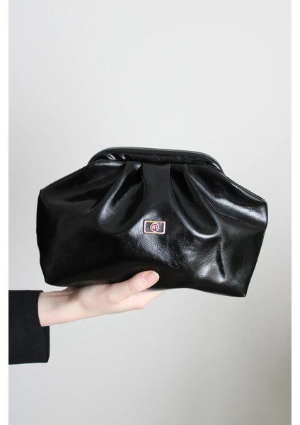 Kadın Rugan Clutch Portföy Günlük ve Abiye Büzgü Detaylı Askılı El ve Omuz Çanta