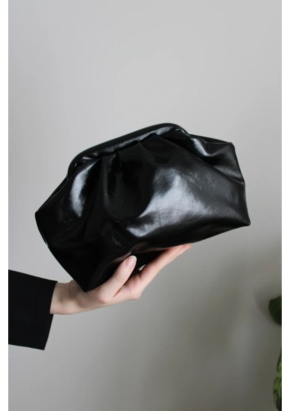 Kadın Rugan Clutch Portföy Günlük ve Abiye Büzgü Detaylı Askılı El ve Omuz Çanta