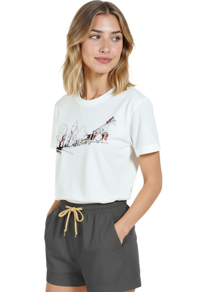 Kadın Beyaz Relaxed Fit %100 Pamuk Tişört – Minimal Park Eskiz ve Pavilion Illüstrasyonu fırsatları