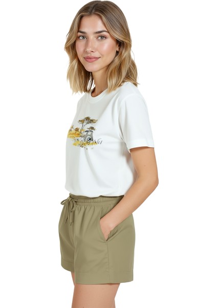 Kadın Beyaz Relaxed Fit %100 Pamuk Tişört – Savana Jeep Suluboya Baskılı fırsatları