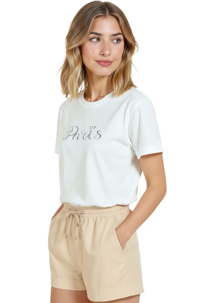 Kadın Beyaz Relaxed Fit %100 Pamuk Tişört – El Yazısı “paris” & Eyfel Illüstrasyonlu fırsatları