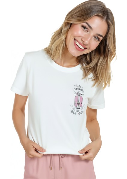 Kadın Beyaz Relaxed Fit %100 Pamuk Tişört – Pembe Vespa & “enjoy The Ride” Baskılı modelleri