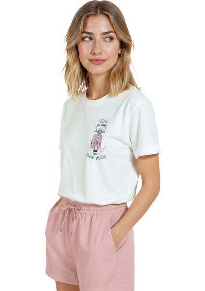 Kadın Beyaz Relaxed Fit %100 Pamuk Tişört – Pembe Vespa & “enjoy The Ride” Baskılı fırsatları