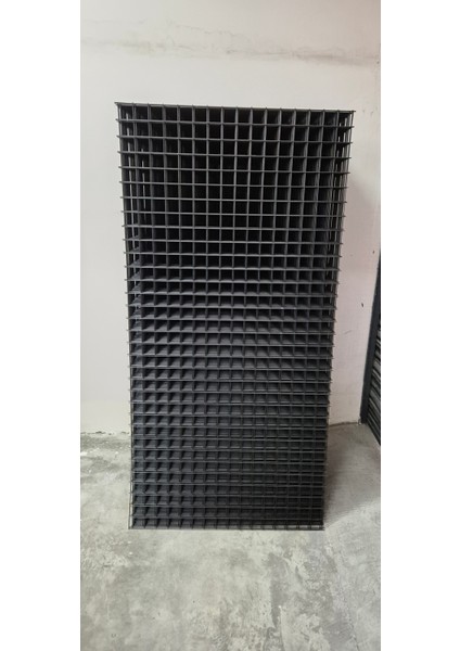 Hasır Tel-( 5.5 x 5.5 Göz Aralıklı - 3.3'mm ) ( 100 x 200 Ebatında )-( 1 Adet )-(Siyah) modelleri