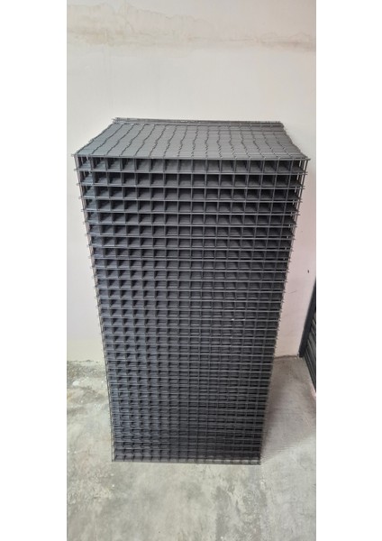 Hasır Tel-( 5.5 x 5.5 Göz Aralıklı - 3.3'mm ) ( 100 x 200 Ebatında )-( 1 Adet )-(Siyah) fırsatları