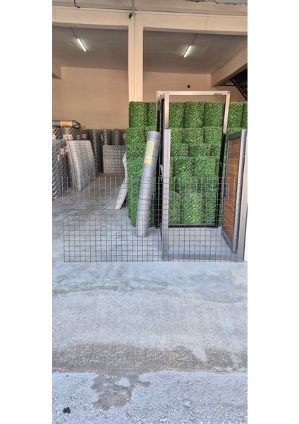 Hasır Tel-( 5.5 x 5.5 Göz Aralıklı - 3.3'mm ) ( 100 x 200 Ebatında )-( 1 Adet )-(Siyah)