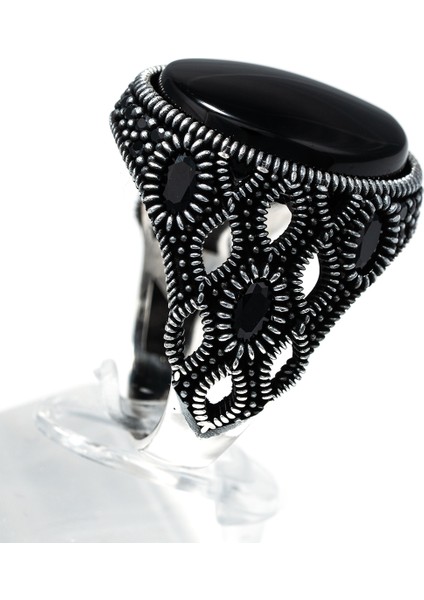 Siyah Oniks Taşlı 925 Ayar Gümüş Erkek Yüzük – Ihtişam, Güç ve Zarafetin Simgesi modelleri