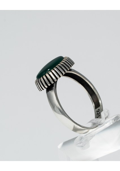 Yeşil Akik Taşlı 925 Ayar Gümüş Erkek Yüzük – Sade Şıklığın Güçlü Yansıması modelleri