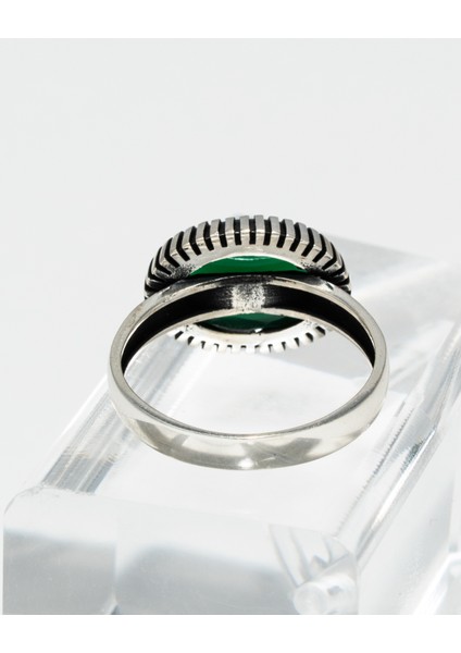 Yeşil Akik Taşlı 925 Ayar Gümüş Erkek Yüzük – Sade Şıklığın Güçlü Yansıması