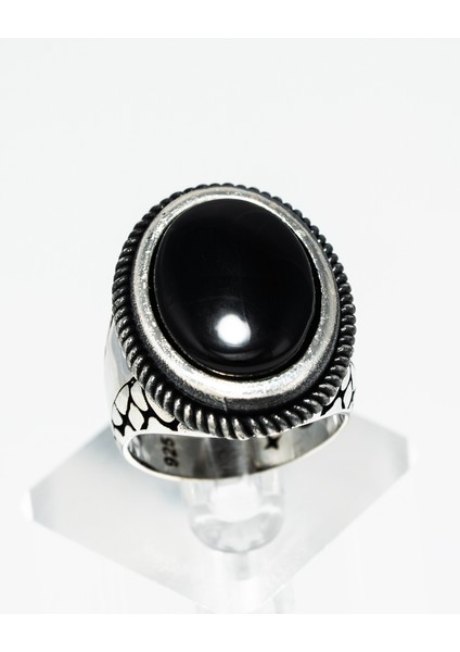 Oniks Taşlı 925 Ayar Gümüş Erkek Yüzük – Klasik Zarafet ve Güçlü Hatların Uyumu fiyatları