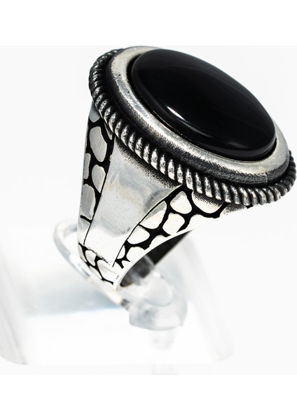 Oniks Taşlı 925 Ayar Gümüş Erkek Yüzük – Klasik Zarafet ve Güçlü Hatların Uyumu modelleri