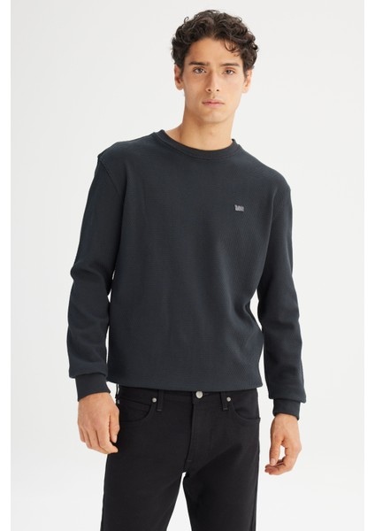 Erkek Regular Fit Pamuklu Bisiklet Yaka Logo Detaylı Siyah Kazak - L2520367